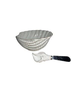 The Royal Standard Shell-Shaped Ceramic Dish & Spreader Set